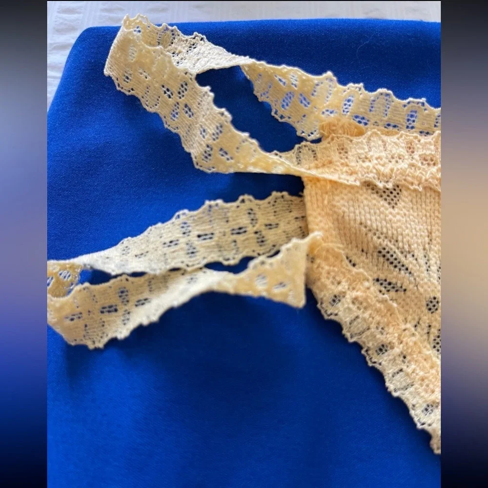 New Victorias Secret Floral Sexy Lace Thong Panty